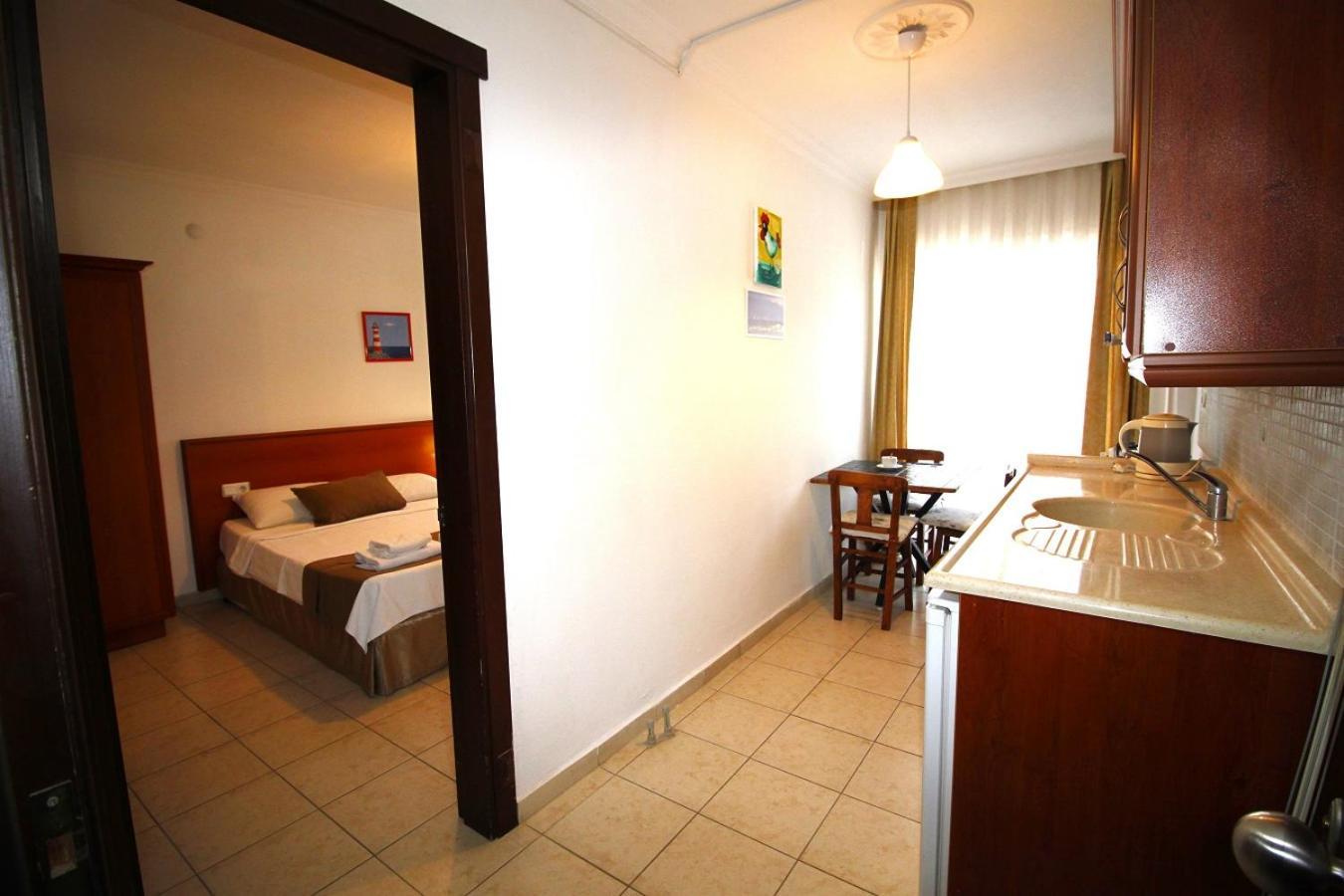 Bonapart Hotel Çeşme Exteriör bild