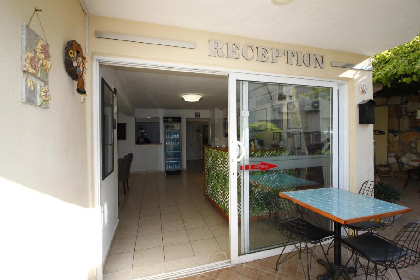 Bonapart Hotel Çeşme Exteriör bild
