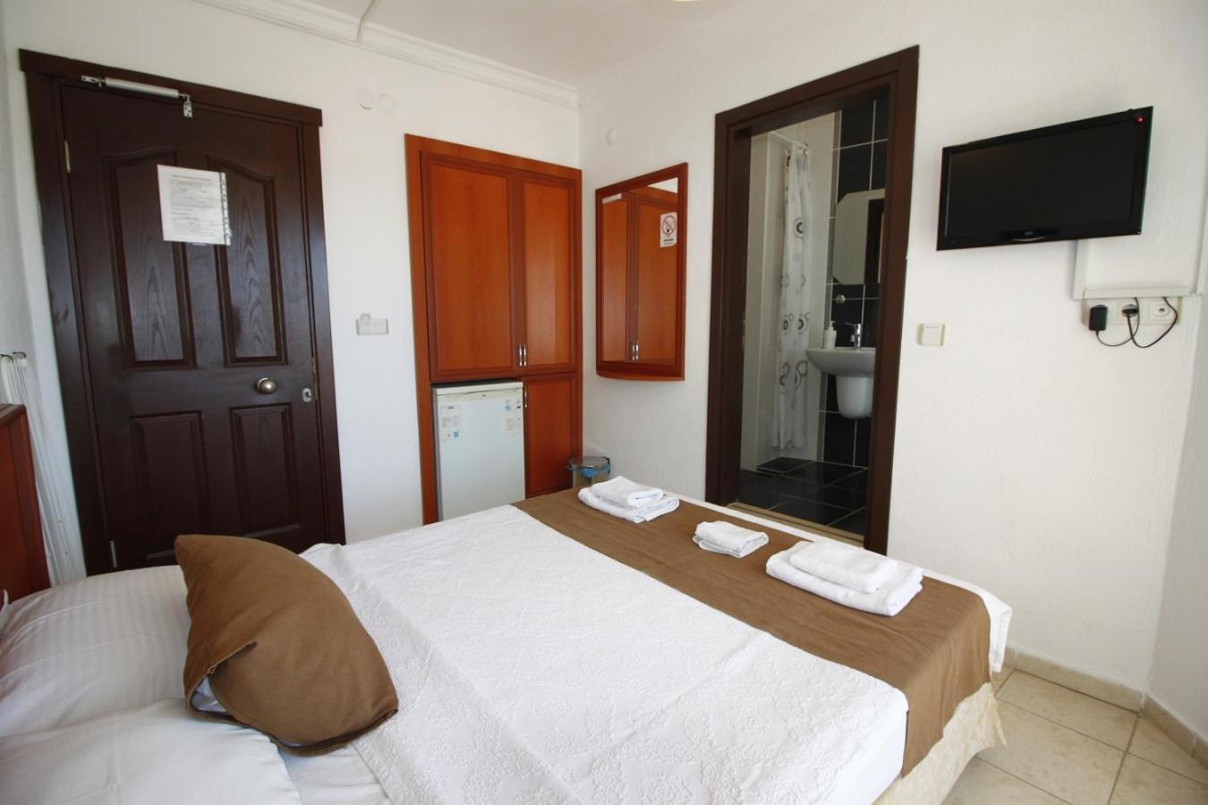 Bonapart Hotel Çeşme Exteriör bild