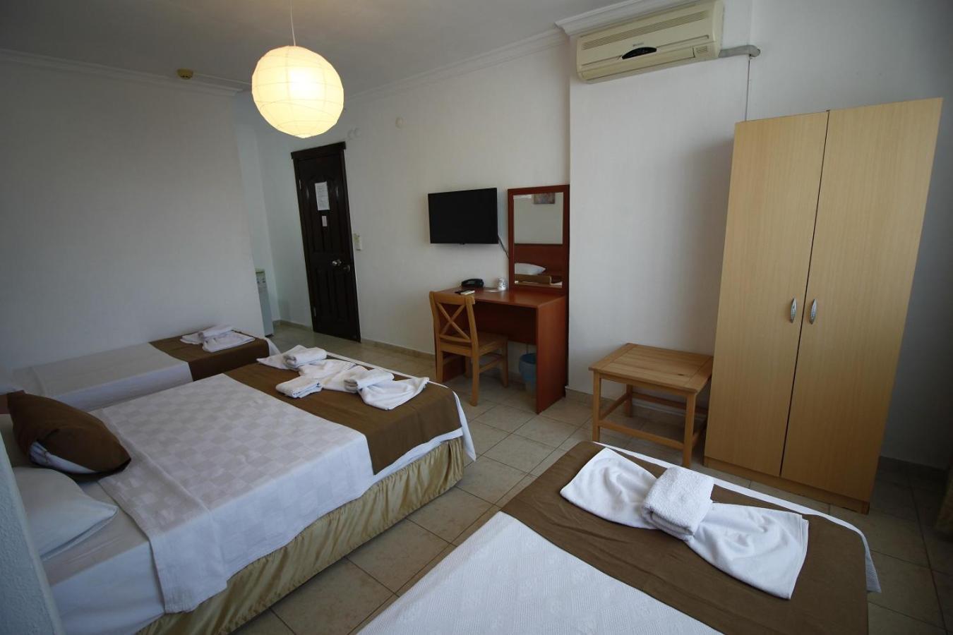 Bonapart Hotel Çeşme Exteriör bild