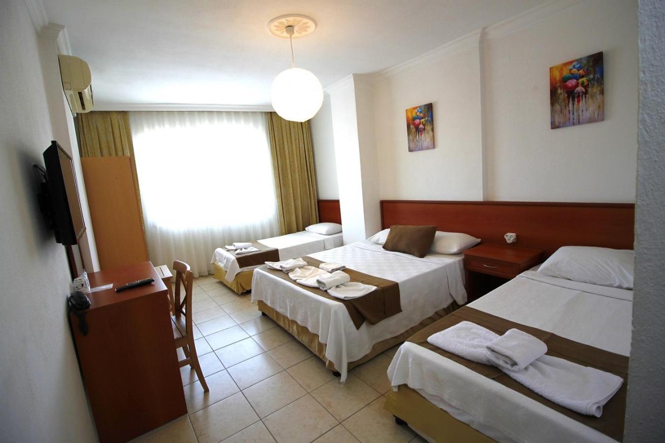 Bonapart Hotel Çeşme Exteriör bild