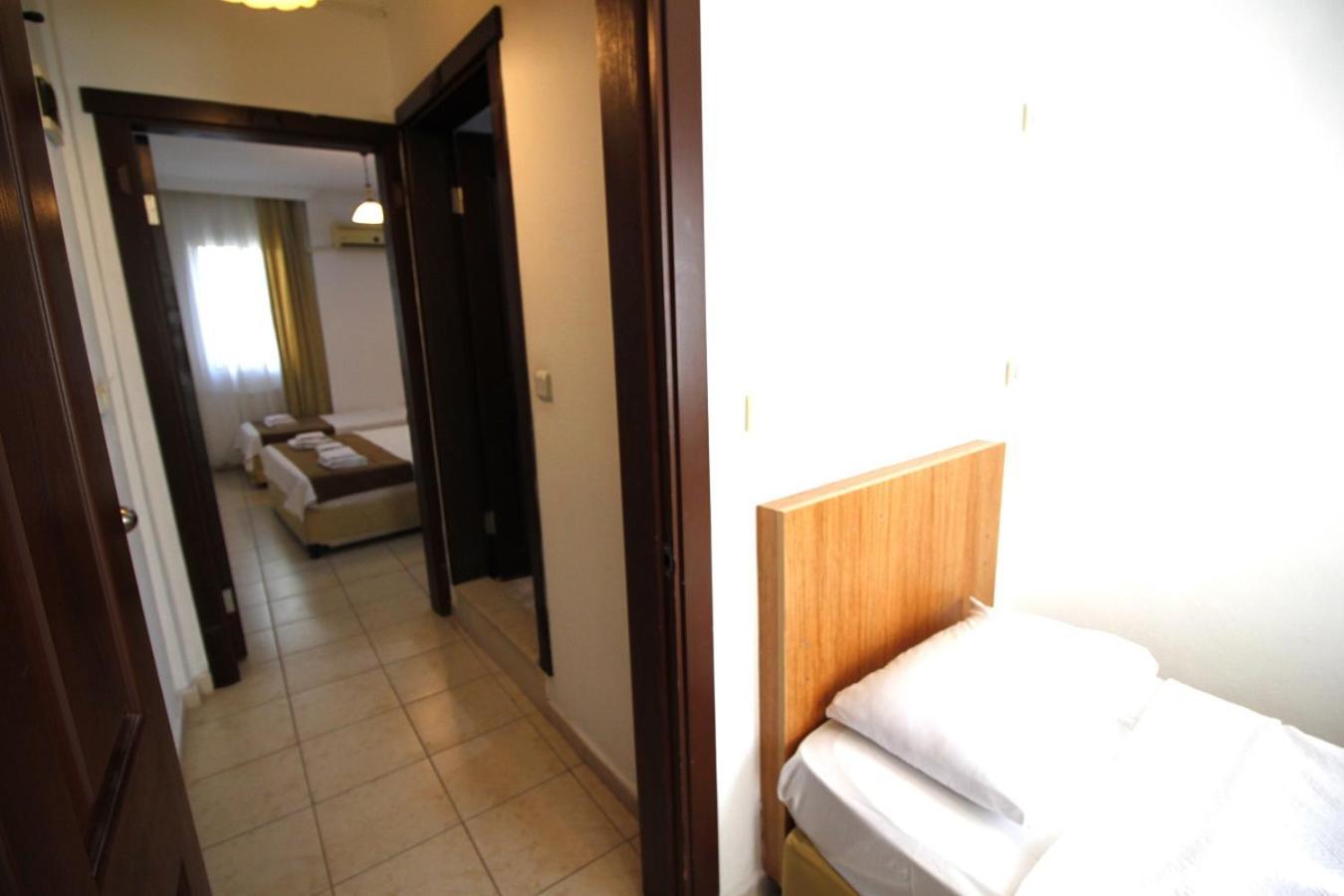 Bonapart Hotel Çeşme Exteriör bild
